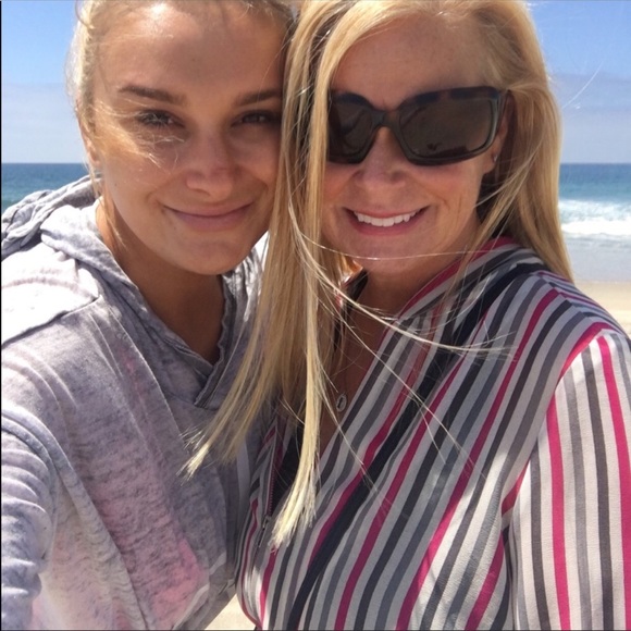 Meet your Posher, Laura - Picture 2 of 8